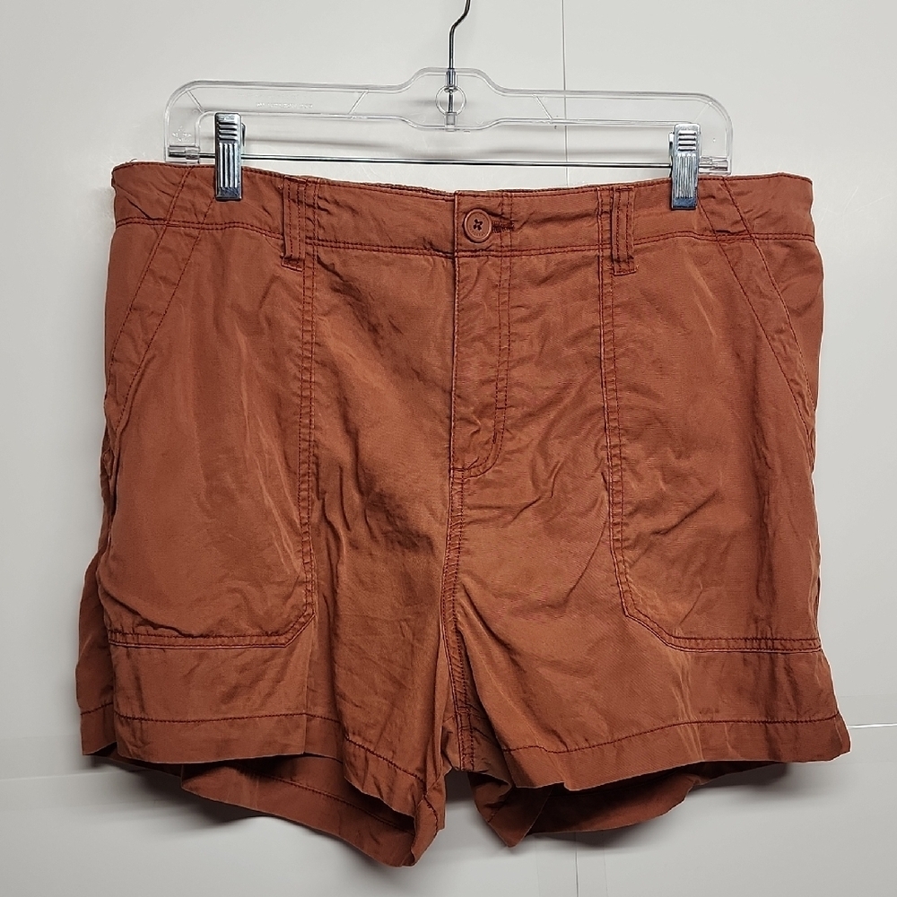 Social Standard SANCTUARY Burnt Orange Shorts.  Comfortable, Minimalist. Size XL